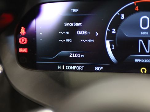 Used 2026 McLaren 750S Spider RWD image 24