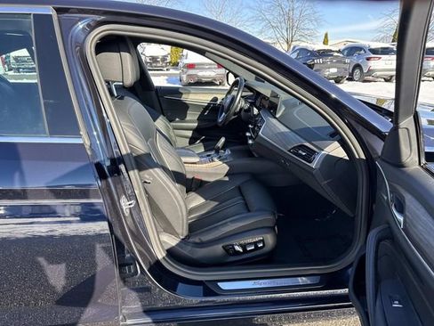 Used 2017 BMW 540i xDrive 540i xDrive image 11