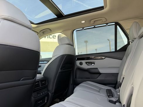 New 2025 Honda Pilot Touring image 17