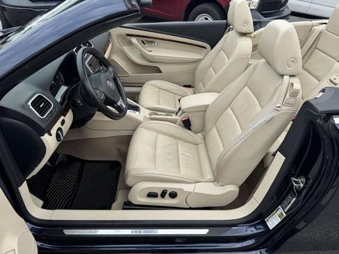 Used 2012 Volkswagen Eos Lux FWD image 15