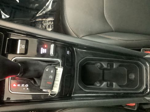 Used 2023 Jeep Compass Limited AWD/4WD image 18