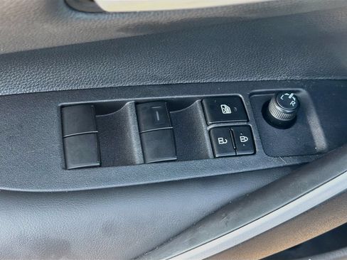 Used 2025 Toyota Corolla SE w/ SE Premium Package FWD image 16