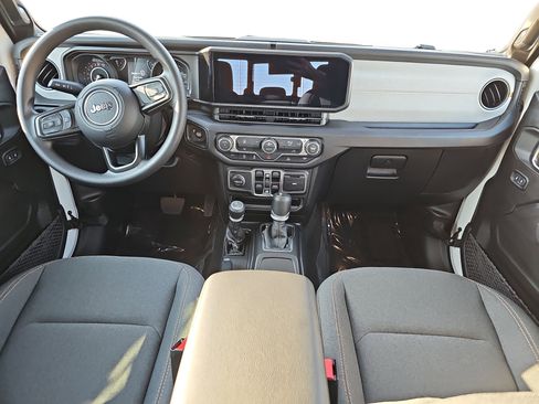 Used 2026 Jeep Gladiator Sport AWD/4WD image 9