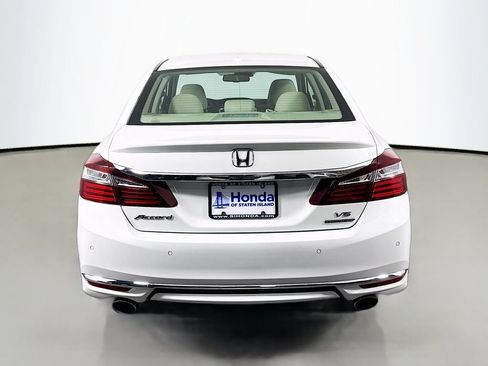 Certified 2017 Honda Accord Touring image 6