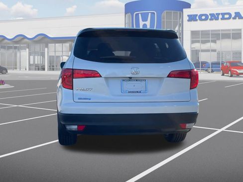 Used 2017 Honda Pilot LX image 7