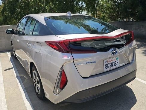 Used 2019 Toyota Prius Prime Advanced FWD image 3