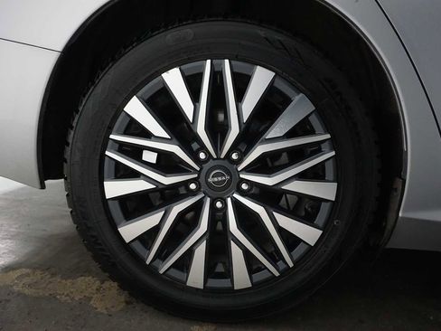 Used 2023 Nissan Altima 2.5 SV image 11