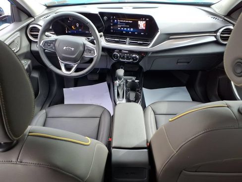 Used 2025 Chevrolet Trax ACTIV FWD image 8