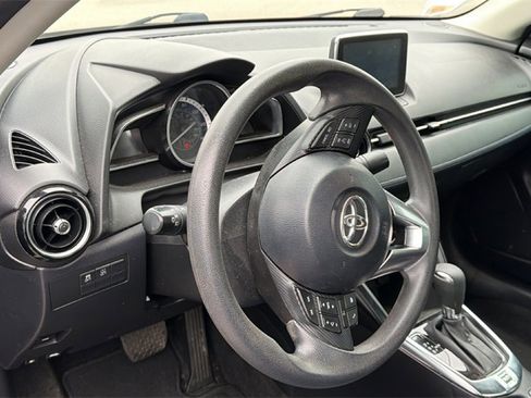 Used 2018 Toyota Yaris iA image 12