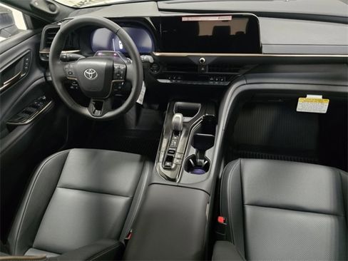 New 2025 Toyota Crown Signia image 20