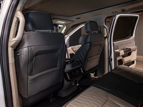 Used 2026 Ford F450 Platinum w/ Platinum Plus Package image 25