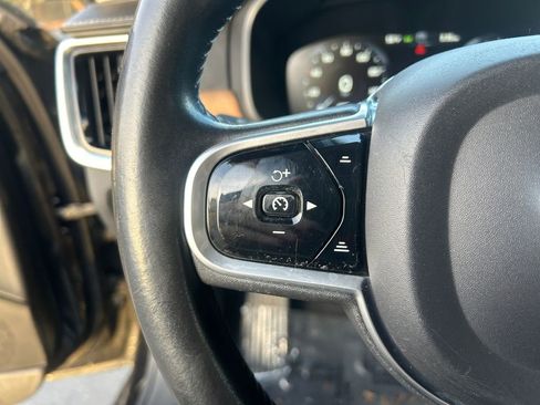 Used 2018 Volvo S90 T6 Inscription image 18