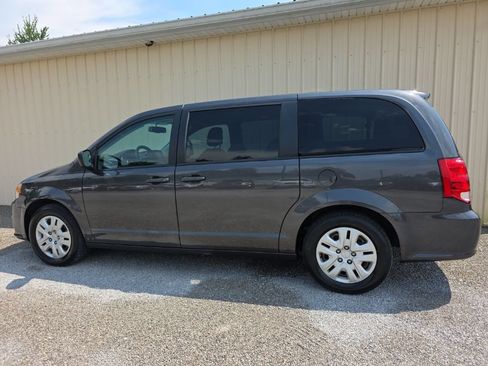 Used 2018 Dodge Grand Caravan SE w/ UConnect Hands-Free Group FWD image 10