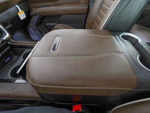 Used 2026 GMC Yukon Denali Ultimate w/ LPO, Floor Liner Package image 32