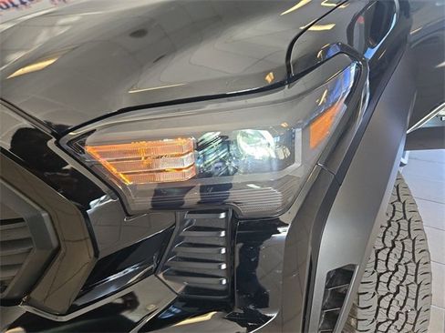 Used 2025 Toyota Tacoma TRD Off-Road image 26