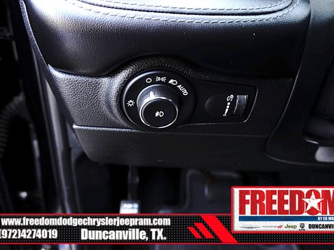 Used 2021 Dodge Durango SXT w/ 3rd Row Seating Group RWD image 27
