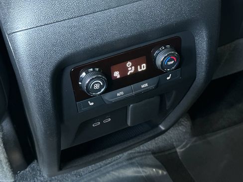Used 2024 Chevrolet Traverse RS AWD/4WD image 13
