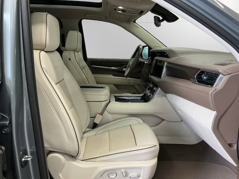 Used 2022 GMC Yukon XL Denali AWD/4WD image 15