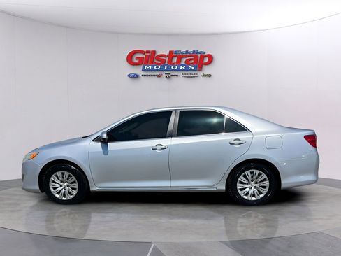 Used 2014 Toyota Camry LE FWD image 3