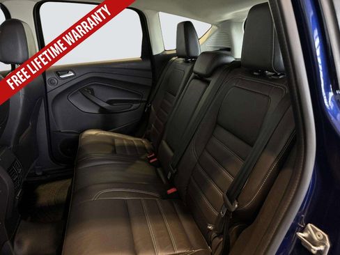 Used 2017 Ford C-MAX Energi Titanium FWD image 28