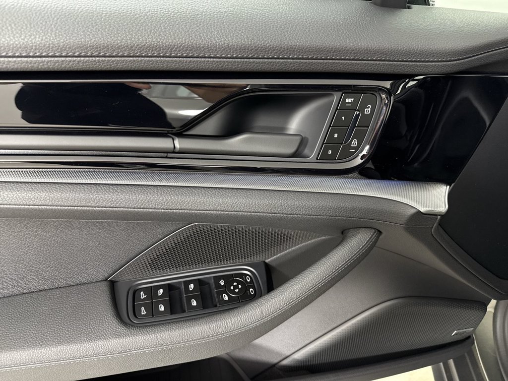 New 2026 Porsche Panamera 4 AWD/4WD image 33