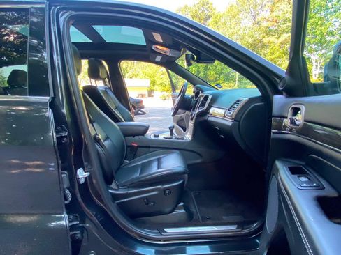 Used 2015 Jeep Grand Cherokee Overland w/ Advanced Technology Group AWD/4WD image 67