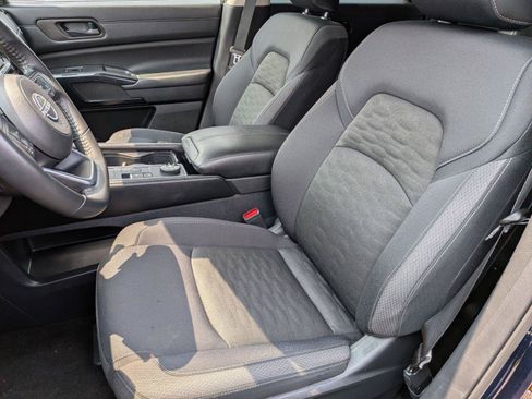 Used 2025 Nissan Pathfinder SV AWD/4WD image 27