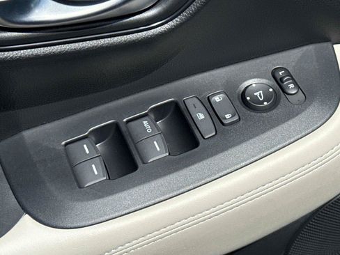 Certified 2026 Honda HR-V LX image 17