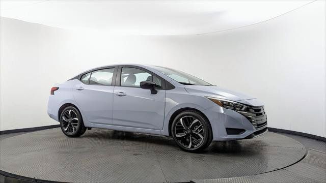 Used 2024 Nissan Versa SR FWD image 11