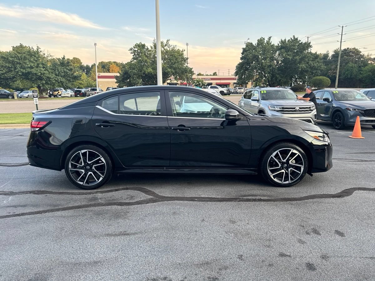 Used 2025 Nissan Sentra SR FWD image 8
