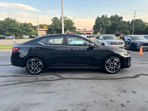 Used 2025 Nissan Sentra SR FWD image 8