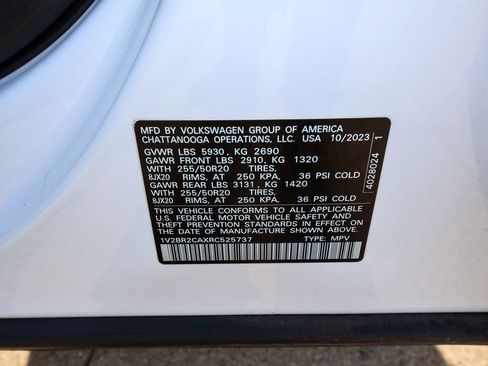 Certified 2024 Volkswagen Atlas SEL image 33