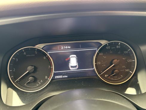 Used 2023 Nissan Rogue SV w/ SV Premium B Package image 10