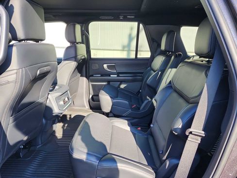 Used 2025 Ford Expedition Platinum w/ Stealth Performance Package image 15