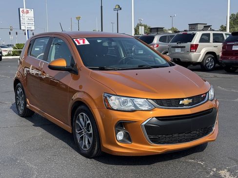 Used 2017 Chevrolet Sonic LT w/ Convenience Package FWD image 3