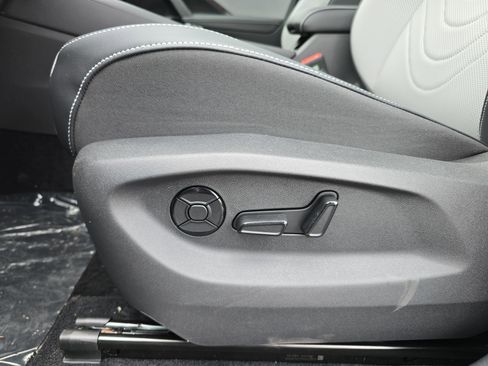 New 2026 Volkswagen Tiguan SE R-Line image 29