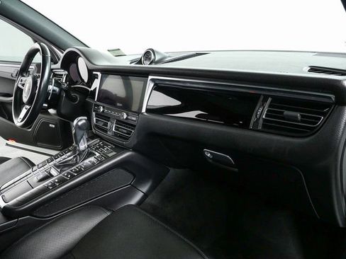 Certified 2019 Porsche Macan image 26