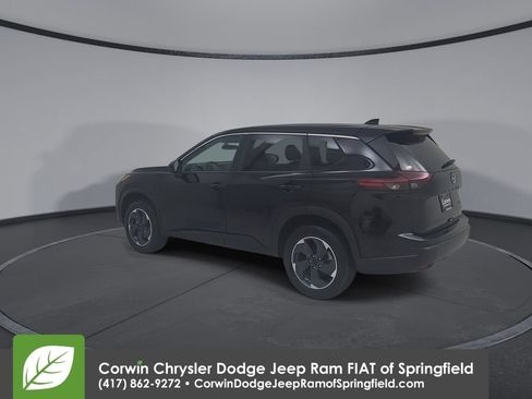 Used 2024 Nissan Rogue SV FWD image 11