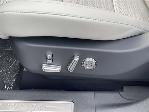 New 2026 Lincoln Nautilus Reserve image 10