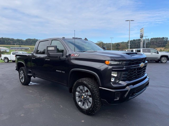 Used 2024 Chevrolet Silverado 2500 Custom w/ Custom Value Package AWD/4WD image 5