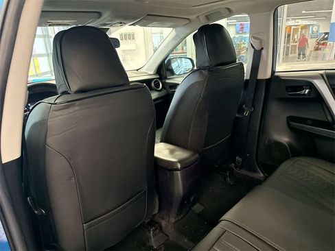Used 2018 Toyota RAV4 XLE image 19