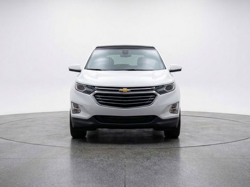 Used 2025 Chevrolet Equinox LT FWD image 2