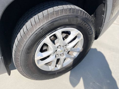 Used 2018 Chevrolet Traverse LT FWD image 13