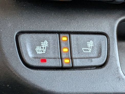 Used 2022 Chevrolet Colorado LT w/ Luxury Package image 26