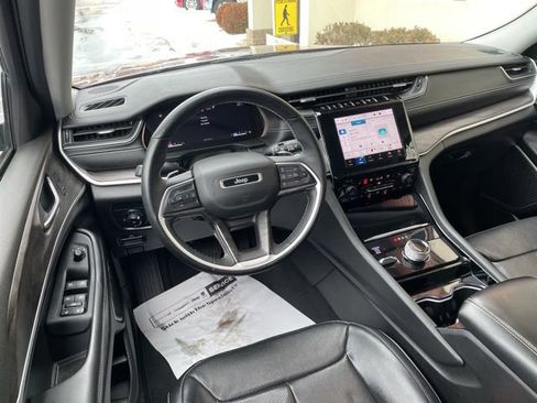 Certified 2022 Jeep Grand Cherokee Limited w/ Luxury Tech Group II image 20