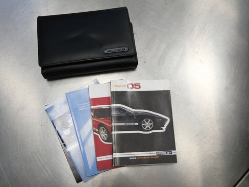 Used 2005 Ford GT RWD image 19