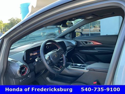 Used 2024 Chevrolet Equinox EV RS FWD image 29