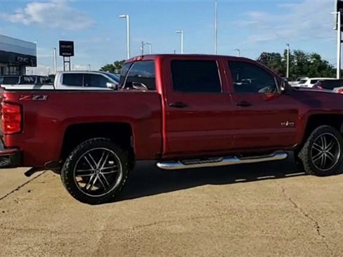 Certified 2018 Chevrolet Silverado 1500 LT w/ Texas Edition image 9