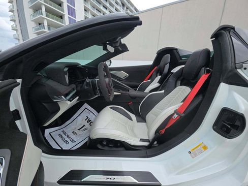 Used 2023 Chevrolet Corvette Stingray Premium Conv w/ Z51 Performance Package RWD image 5