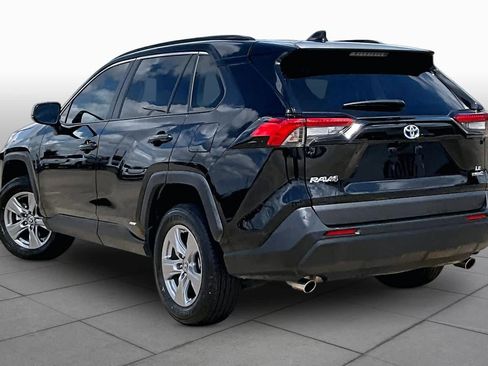 Used 2024 Toyota RAV4 LE AWD/4WD image 12